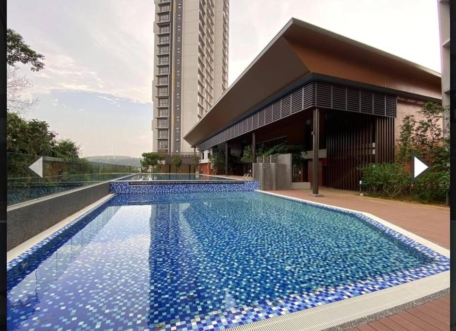 The Clio 2 Ioi City, Beside Ioi Mall, Serdang Hospital, Upm And Uniteen Pangsapuri Putrajaya